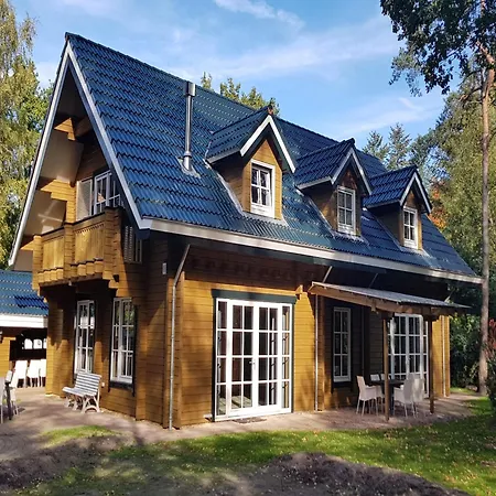 Spacious Near Veluwe Nyaraló *