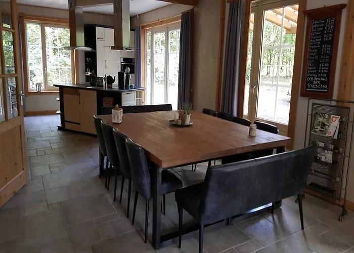 Spacious Near Veluwe Hoenderloo