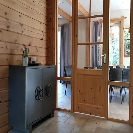 Spacious Near Veluwe Hoenderloo